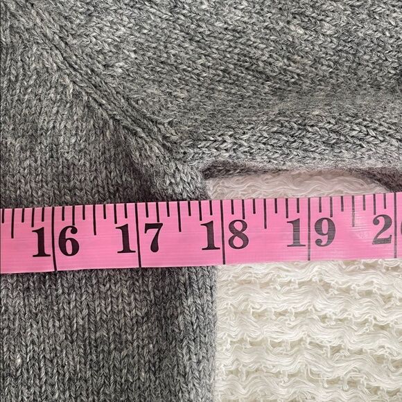 The Limited 100% Wool Cardigan Sweater Women’s Medium Gray Pockets Collegiate - Picture 6 of 6